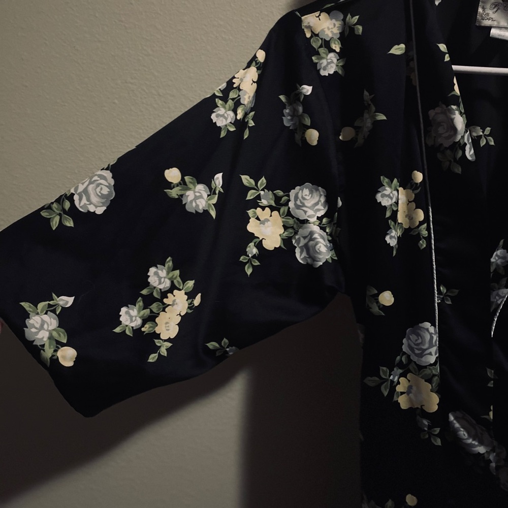 Satan robe